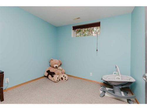 143 Deschner Close, Red Deer, AB - Indoor Photo Showing Other Room