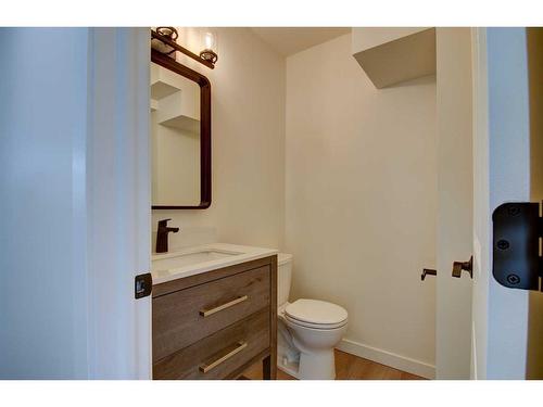 120 Pamely Avenue, Red Deer, AB - Indoor Photo Showing Bathroom