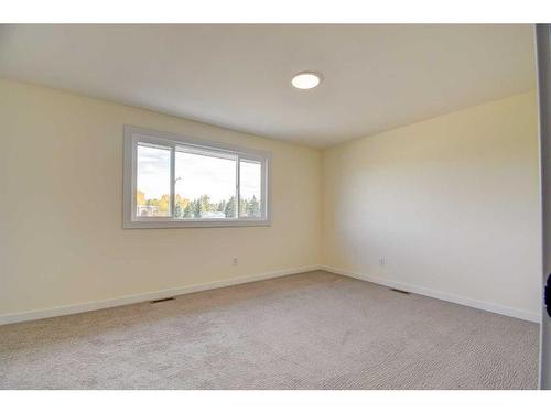 120 Pamely Avenue, Red Deer, AB - Indoor Photo Showing Other Room