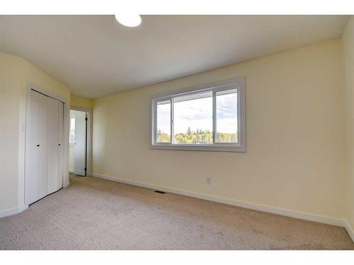 120 Pamely Avenue, Red Deer, AB - Indoor Photo Showing Other Room