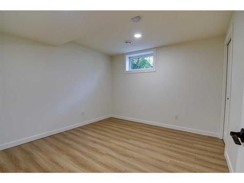 120 Pamely Avenue, Red Deer, AB - Indoor Photo Showing Other Room