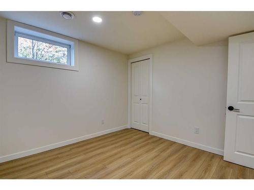 120 Pamely Avenue, Red Deer, AB - Indoor Photo Showing Other Room