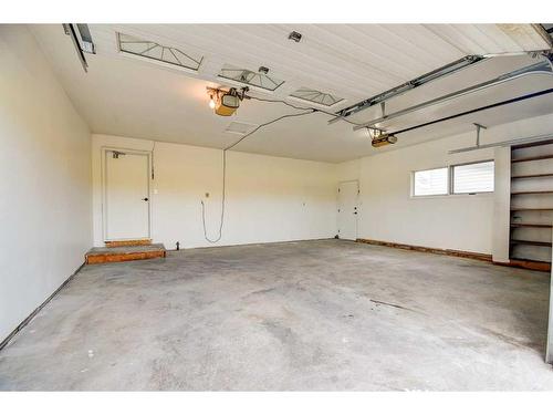 120 Pamely Avenue, Red Deer, AB - Indoor Photo Showing Garage