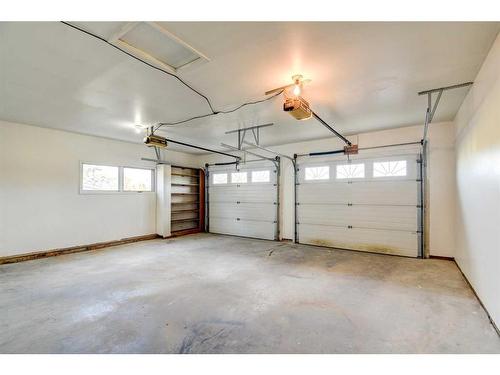 120 Pamely Avenue, Red Deer, AB - Indoor Photo Showing Garage