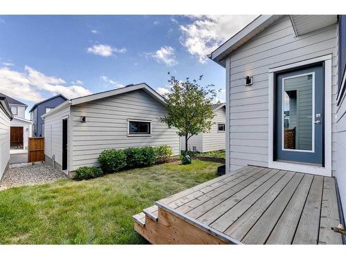 32 Treeline Manor Sw, Calgary, AB - Outdoor With Exterior