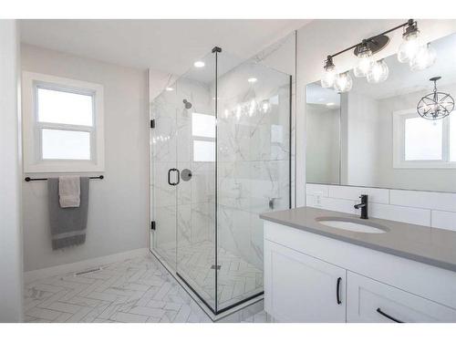 77 Longmire Close, Red Deer, AB - Indoor Photo Showing Bathroom