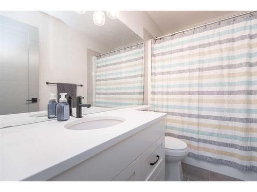 77 Longmire Close, Red Deer, AB - Indoor Photo Showing Bathroom