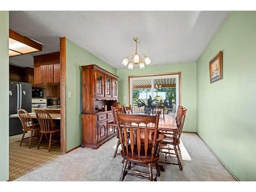 6007 43 Avenue, Stettler, AB - Indoor Photo Showing Dining Room