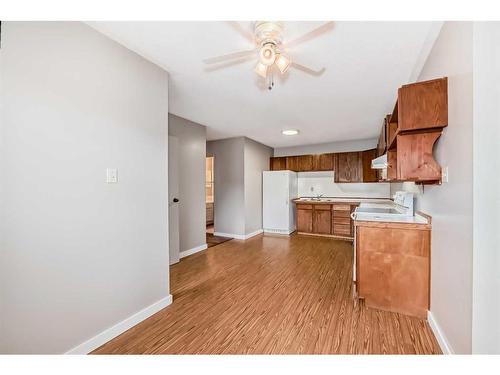 5313 36A Street, Innisfail, AB - Indoor Photo Showing Kitchen