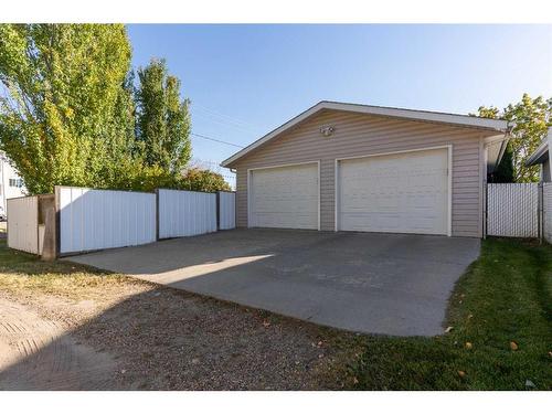 6108 42 Avenue, Camrose, AB - Outdoor