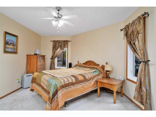 2-5120 52 Street, Lacombe, AB - Indoor Photo Showing Bedroom