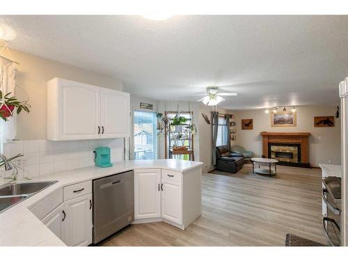 6027 69 Avenue, Rocky Mountain House, AB - Indoor Photo Showing Kitchen With Double Sink