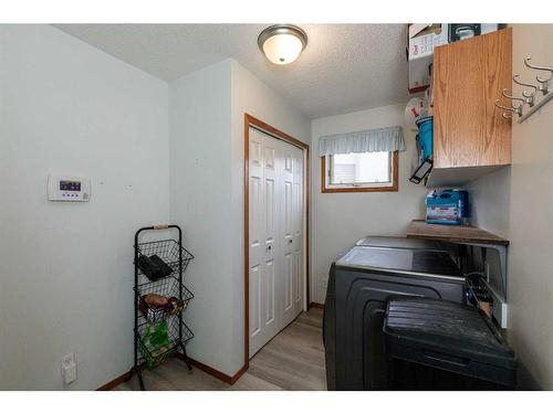 6027 69 Avenue, Rocky Mountain House, AB - Indoor Photo Showing Laundry Room