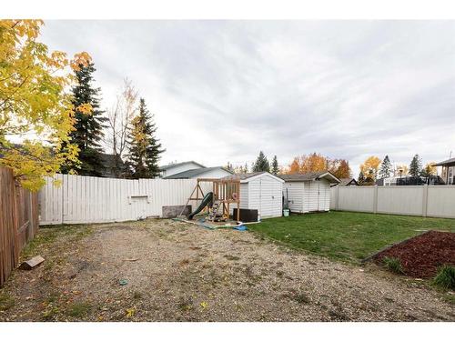 6027 69 Avenue, Rocky Mountain House, AB - Outdoor With Backyard