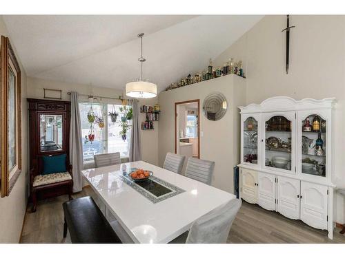 6027 69 Avenue, Rocky Mountain House, AB - Indoor Photo Showing Dining Room