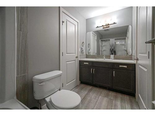 5215 36 Avenue, Camrose, AB - Indoor Photo Showing Bathroom