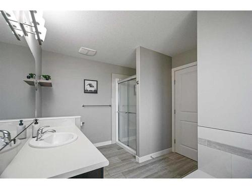 5215 36 Avenue, Camrose, AB - Indoor Photo Showing Bathroom