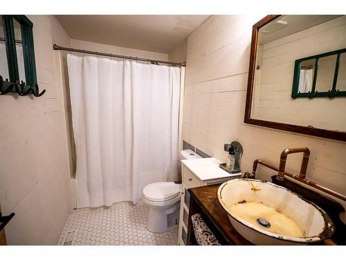 364011-761 Highway, Rural Clearwater County, AB - Indoor Photo Showing Bathroom