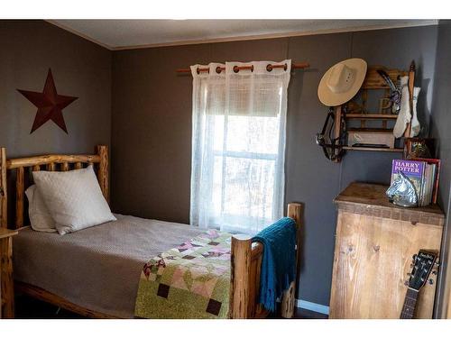 364011-761 Highway, Rural Clearwater County, AB - Indoor Photo Showing Bedroom