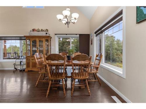 20-25122 Township Road 382.5, Rural Lacombe County, AB - Indoor Photo Showing Dining Room