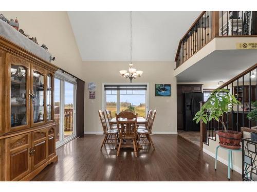 20-25122 Township Road 382.5, Rural Lacombe County, AB - Indoor Photo Showing Dining Room