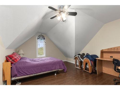 20-25122 Township Road 382.5, Rural Lacombe County, AB - Indoor Photo Showing Bedroom