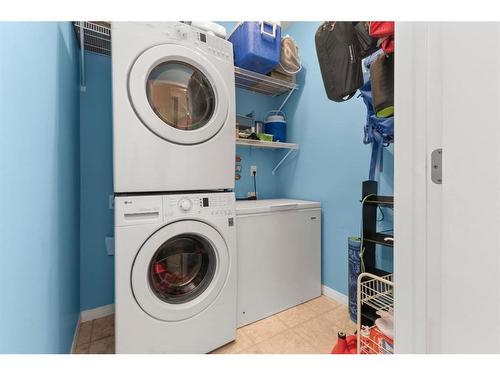 20-25122 Township Road 382.5, Rural Lacombe County, AB - Indoor Photo Showing Laundry Room