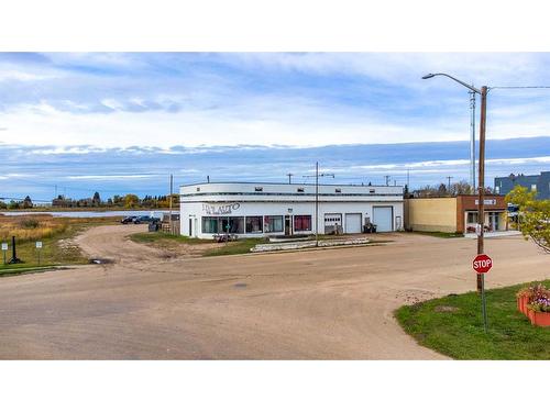 4806 50 St., Holden, AB 