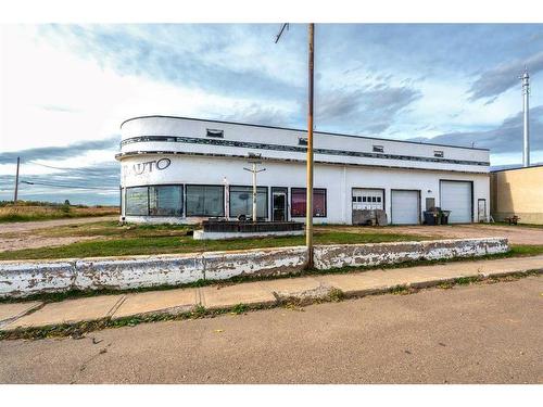 4806 50 St., Holden, AB 