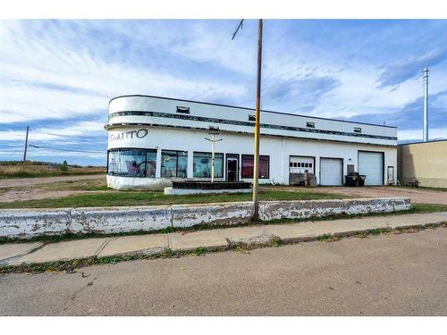 4806 50 St., Holden, AB 