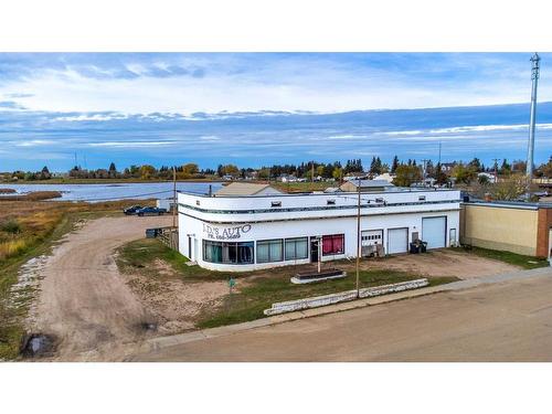 4806 50 St., Holden, AB 