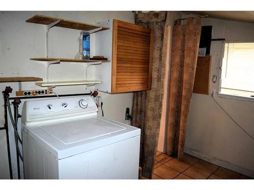 3938 45 Street, Red Deer, AB - Indoor Photo Showing Laundry Room