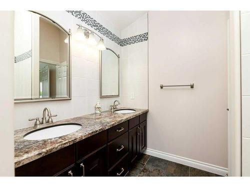 34342 Scollard Road, Rural Stettler No. 6, County Of, AB - Indoor Photo Showing Bathroom