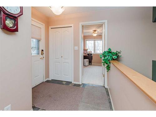 1 Lyon Crescent, Sylvan Lake, AB - Indoor Photo Showing Other Room