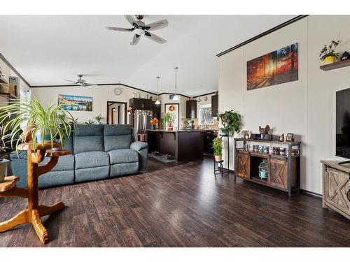 #654-22113 Township Road 440, Rural Camrose County, AB - Indoor Photo Showing Living Room