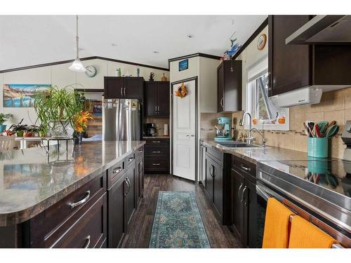 #654-22113 Township Road 440, Rural Camrose County, AB - Indoor Photo Showing Kitchen With Upgraded Kitchen