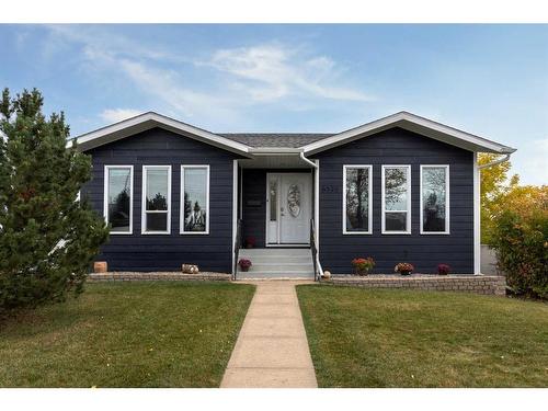 6520 49 Avenue, Camrose, AB - Outdoor