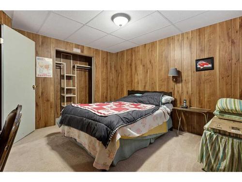 6520 49 Avenue, Camrose, AB - Indoor Photo Showing Bedroom