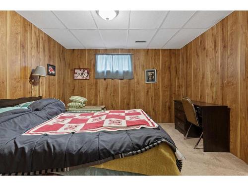 6520 49 Avenue, Camrose, AB - Indoor Photo Showing Bedroom