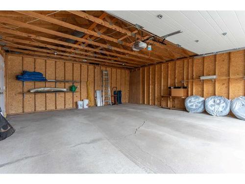 6520 49 Avenue, Camrose, AB - Indoor Photo Showing Garage