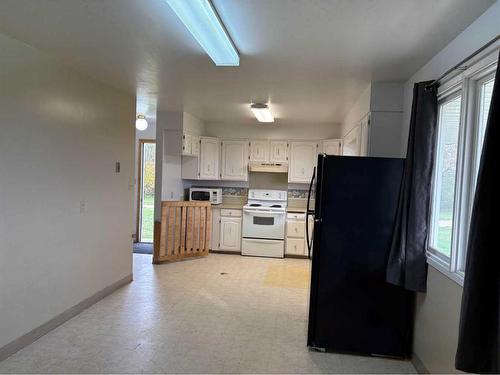 38505 Rge Rd 92, Rural Paintearth No. 18, County Of, AB - Indoor Photo Showing Kitchen