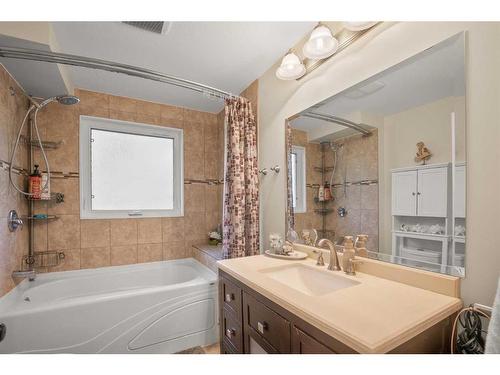 39052 Range Road 270, Rural Red Deer County, AB - Indoor Photo Showing Bathroom