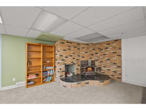 39052 Range Road 270, Rural Red Deer County, AB - Indoor With Fireplace