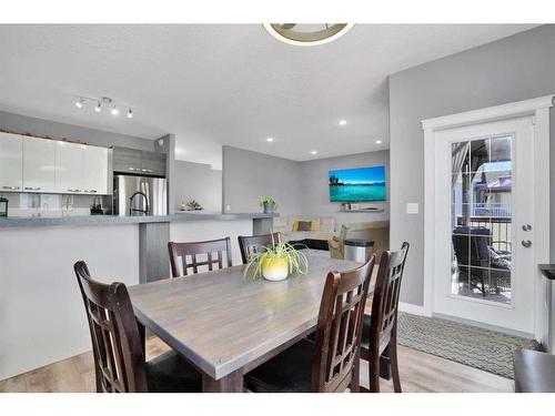 34 Coachman Way, Blackfalds, AB - Indoor Photo Showing Dining Room