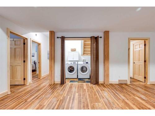 276 Canal Street, Rural Ponoka County, AB - Indoor Photo Showing Laundry Room