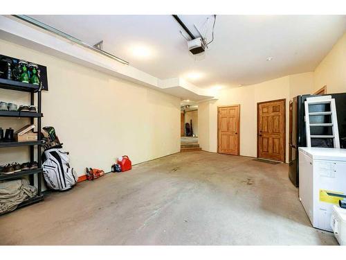 276 Canal Street, Rural Ponoka County, AB - Indoor Photo Showing Garage