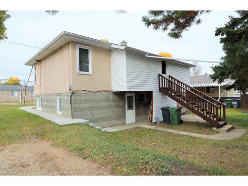 3911 46 Street, Ponoka, AB - Outdoor With Exterior