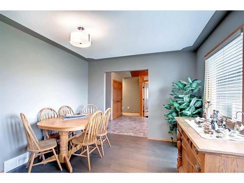 25 Ravenscrag Crescent, Norglenwold, AB - Indoor Photo Showing Dining Room