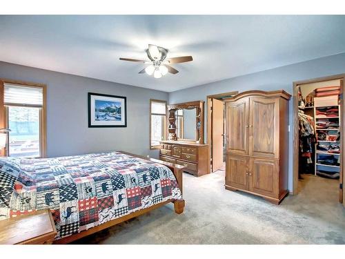 25 Ravenscrag Crescent, Norglenwold, AB - Indoor Photo Showing Bedroom