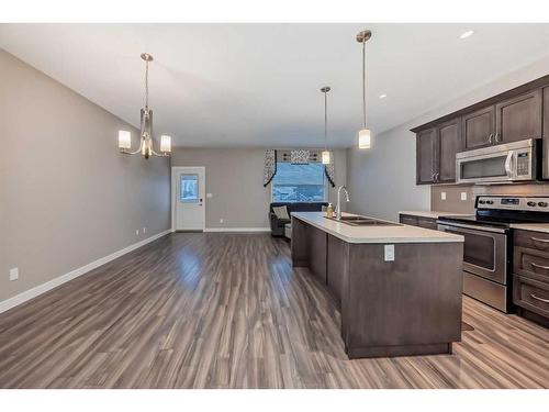 51 Reid Court, Sylvan Lake, AB - Indoor Photo Showing Kitchen